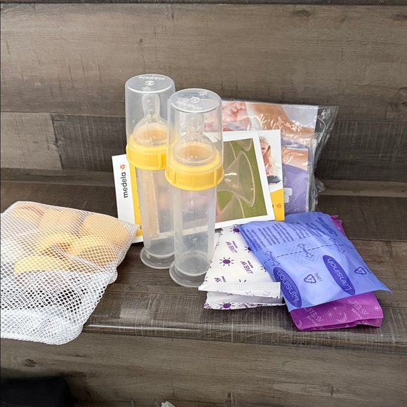 Medela Pump in Style Advanced - Cream and Yellow - Picture 5 of 5